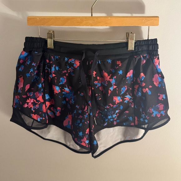 lululemon athletica Pants - Lululemon Hotty Hot Low Rise Shorts | Dandy Digie Multi / Black Rare size 10